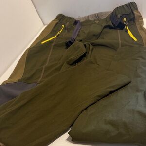 Columbia Olive Green Outdoor Pants